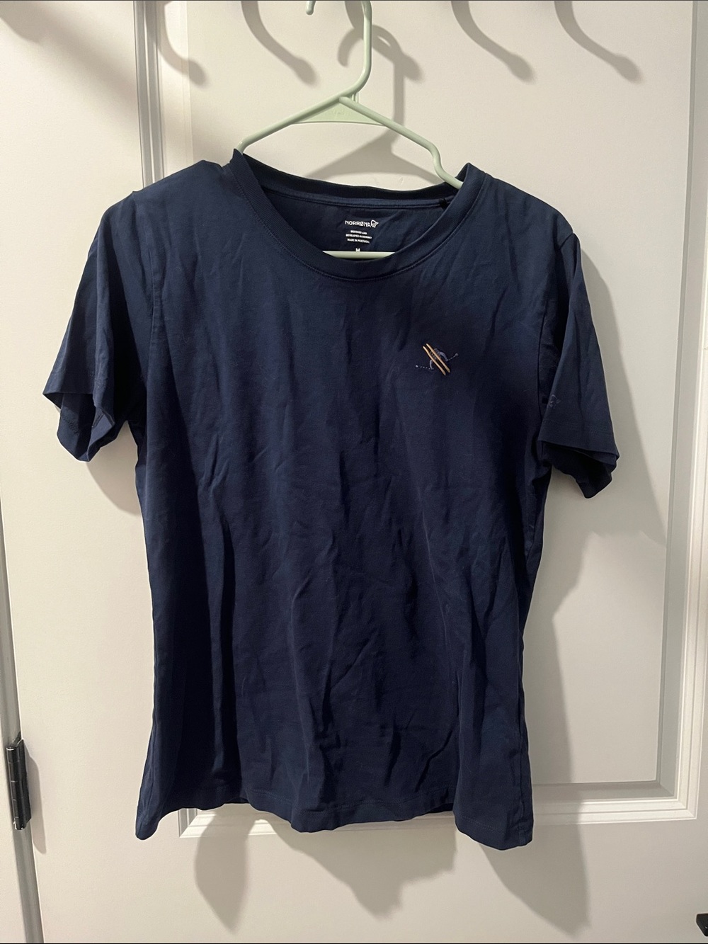 Norrøna tee with skier